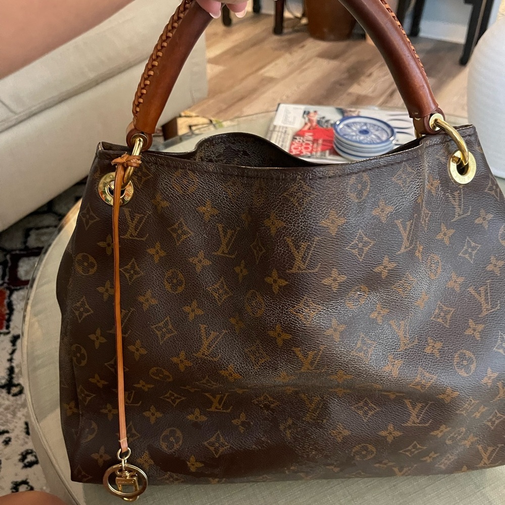 Louis Vuitton Monogram Artsy MM